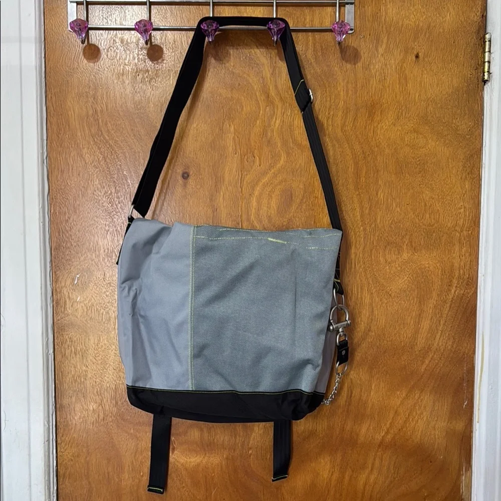 III parcel this messenger